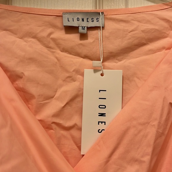 Wrap Top off shoulder in salmon pink - Picture 7 of 8